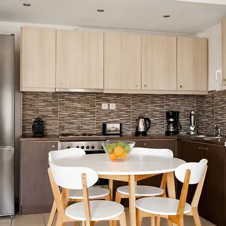 Appart hôtel Seaside Luxury Suites, Infinity Pool By Explore Andros 4*