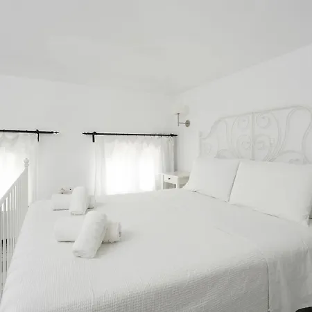 Seaside Luxury Suites, Infinity Pool By Explore Andros Appart hôtel 4*