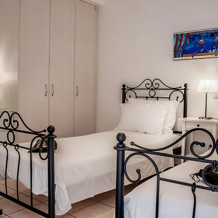 Appart hôtel Seaside Luxury Suites, Infinity Pool By Explore Andros