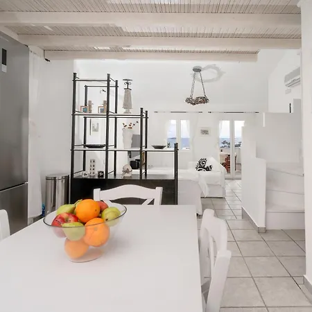 アパートホテル Seaside Luxury Suites, Infinity Pool By Explore Andros