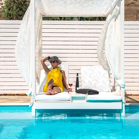 Seaside Luxury Suites, Infinity Pool By Explore Andros キプリ