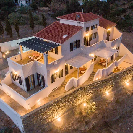 Ξενοδοχείο με διαμερίσματα Seaside Luxury Suites, Infinity Pool By Explore Andros