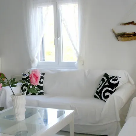 Aparthotel Seaside Luxury Suites, Infinity Pool By Explore Andros Kipri (Andros)