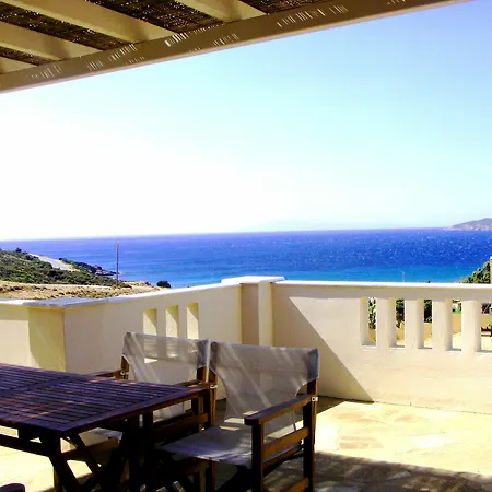 アパートホテル Seaside Luxury Suites, Infinity Pool By Explore Andros 4*