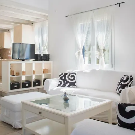 Aparthotel Seaside Luxury Suites, Infinity Pool By Explore Andros 3*