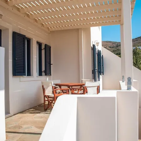 Aparthotel Seaside Luxury Suites, Infinity Pool By Explore Andros Kipri (Andros)