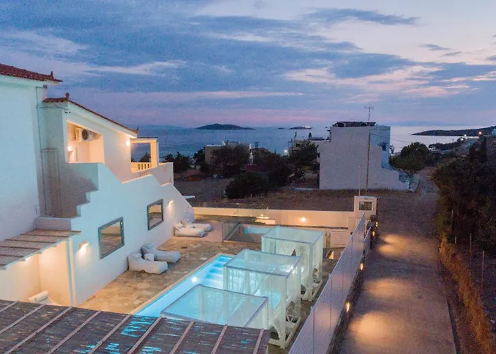 Ξενοδοχείο με διαμερίσματα Seaside Luxury Suites, Infinity Pool By Explore Andros 4*