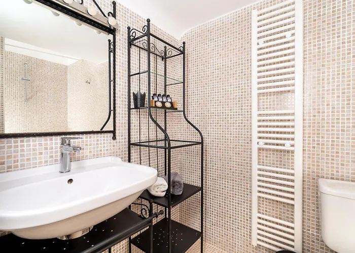 Seaside Luxury Suites, Infinity Pool By Explore Andros Ξενοδοχείο με διαμερίσματα 4*