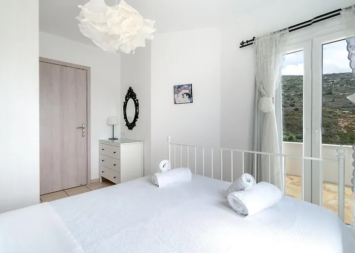 Seaside Luxury Suites, Infinity Pool By Explore Andros Ξενοδοχείο με διαμερίσματα