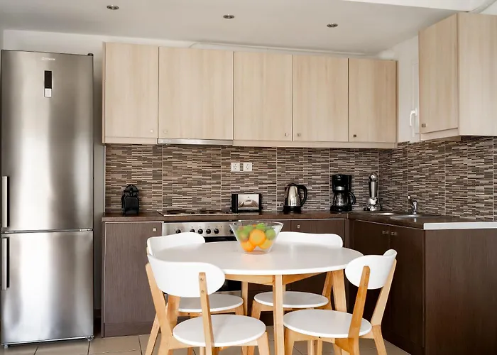 Ξενοδοχείο με διαμερίσματα Seaside Luxury Suites, Infinity Pool By Explore Andros 4*