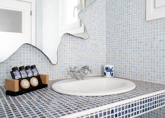 Seaside Luxury Suites, Infinity Pool By Explore Andros Ξενοδοχείο με διαμερίσματα Κυπρί