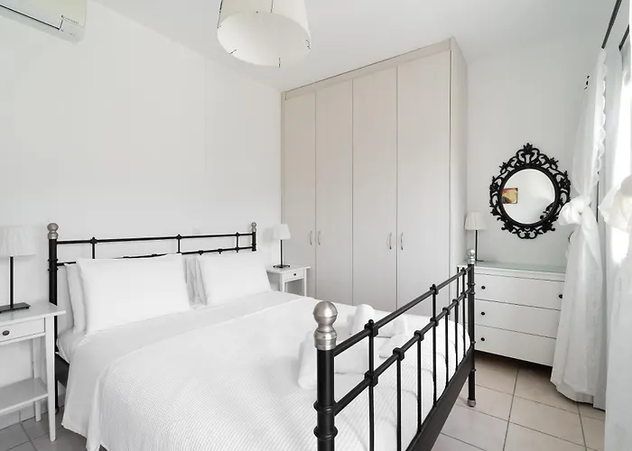 Ξενοδοχείο με διαμερίσματα Seaside Luxury Suites, Infinity Pool By Explore Andros