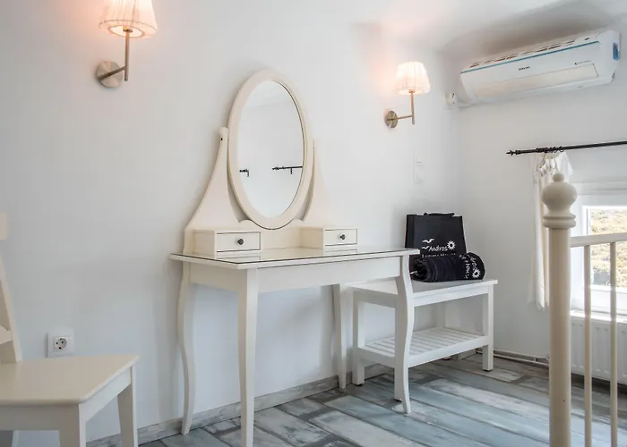 Seaside Luxury Suites, Infinity Pool By Explore Andros Κυπρί