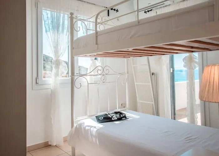 Seaside Luxury Suites, Infinity Pool By Explore Andros Κυπρί