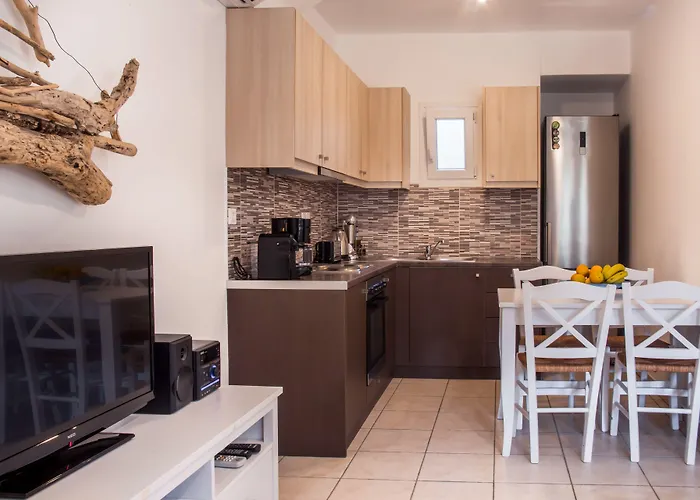 Seaside Luxury Suites, Infinity Pool By Explore Andros Ξενοδοχείο με διαμερίσματα 4*