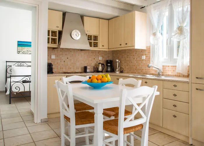 Seaside Luxury Suites, Infinity Pool By Explore Andros Κυπρί