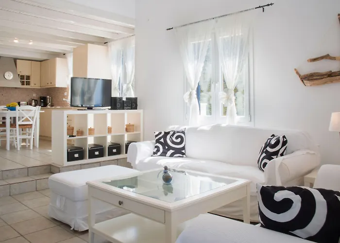 Seaside Luxury Suites, Infinity Pool By Explore Andros 4* Κυπρί