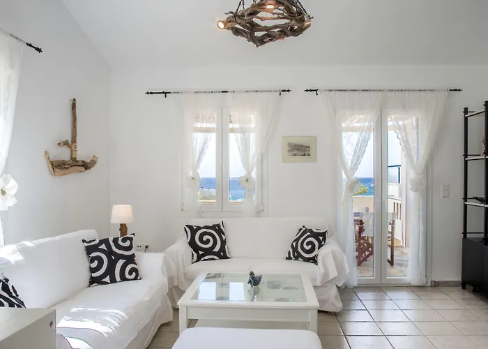 Ξενοδοχείο με διαμερίσματα Seaside Luxury Suites, Infinity Pool By Explore Andros 4*