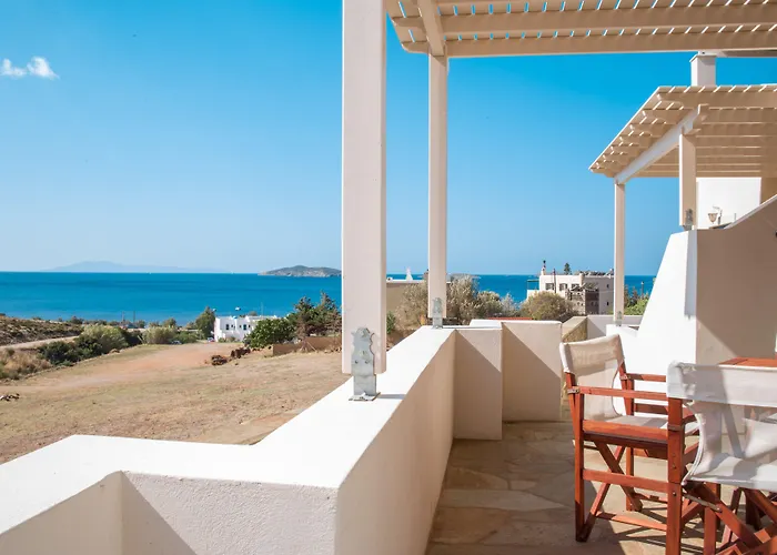 Ξενοδοχείο με διαμερίσματα Seaside Luxury Suites, Infinity Pool By Explore Andros 4*