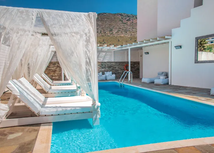 Seaside Luxury Suites, Infinity Pool By Explore Andros Ξενοδοχείο με διαμερίσματα Κυπρί