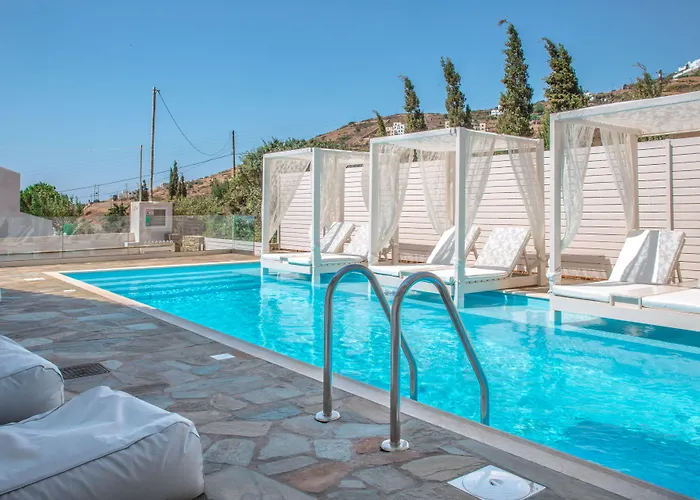 Seaside Luxury Suites, Infinity Pool By Explore Andros Ξενοδοχείο με διαμερίσματα 4*
