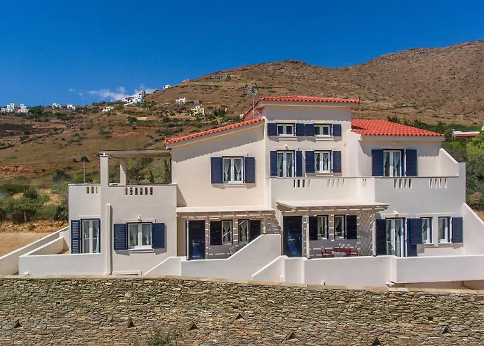 Ξενοδοχείο με διαμερίσματα Seaside Luxury Suites, Infinity Pool By Explore Andros 4*