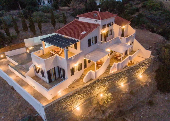 Ξενοδοχείο με διαμερίσματα Seaside Luxury Suites, Infinity Pool By Explore Andros