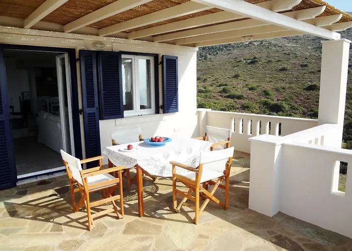Ξενοδοχείο με διαμερίσματα Seaside Luxury Suites, Infinity Pool By Explore Andros Κυπρί