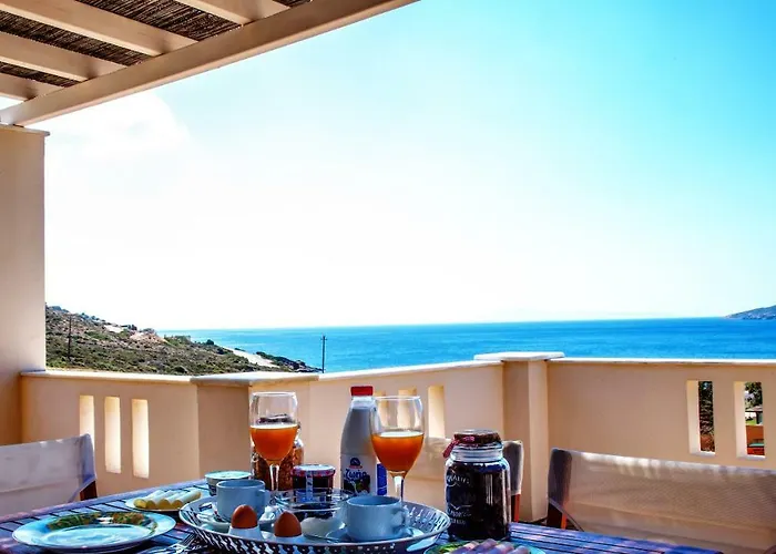 Seaside Luxury Suites, Infinity Pool By Explore Andros Ξενοδοχείο με διαμερίσματα 4*